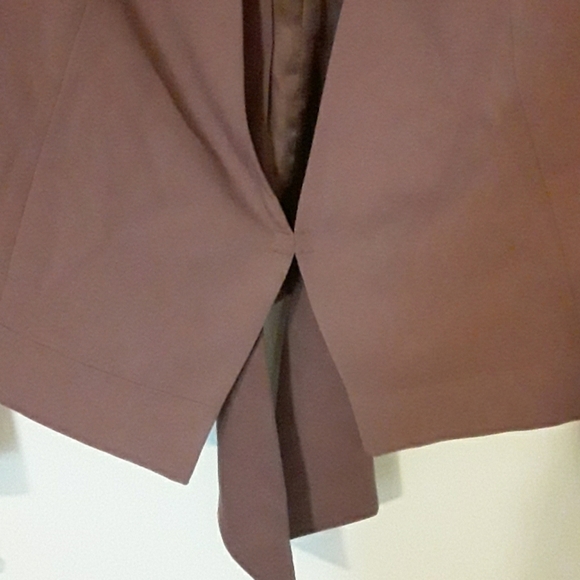 Good condition-  nude/rust GAP blazer - Picture 3 of 4